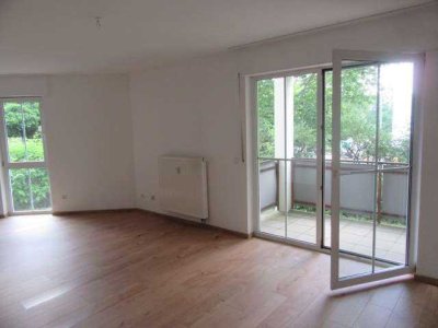 IM NEUBAU! HELLE SINGLE WOHNUNG IM EG MIT EINBAUKÜCHE, BALKON UND PKW SP!