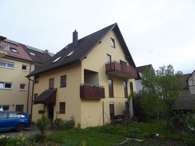 Ansprechende und gepflegte 3-Raum-DG-Wohnung mit Balkon in Zell u. A.