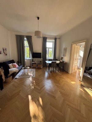 Schöne 2 Zi Altbauwohnung in ruhiger Lage Hietzing