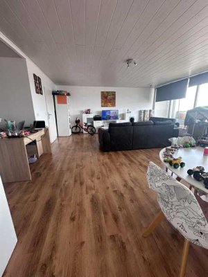 2-Zimmer-Wohnung mit Fernblick und großzügigem Wohnbereich