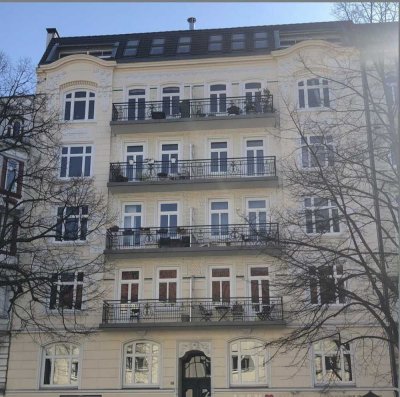 „Rarität in Eppendorf - Stilaltbau mit Balkon&Lift“