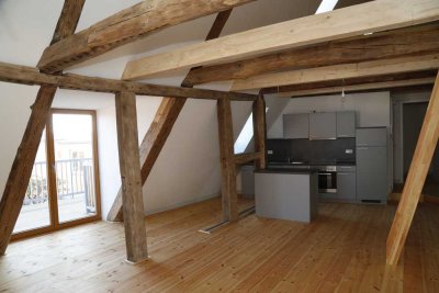 Eindrucksvolle Dachgeschoss-Galerie-Wohnung, 3 Zimmer mit zusätzlich offener Galerie, exklusive Auss