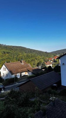 Helle 3-Zimmer Wohnung mit Balkon in Helsa