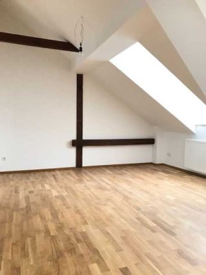 Einziehen und Wohlfühlen! Schicke, sanierte 1-Zimmer-Wohnung mit hervorragender Verkehrsanbindung