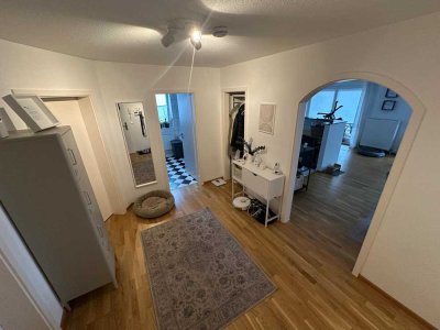 Anfragstopp! 3 ZKDB Balkon mit zwei Stellplätzen in bester Lage von Cronenberg