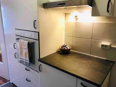Stilvolle, modernisierte 1-Zimmer-Wohnung mit Balkon und EBK in Heidelberg