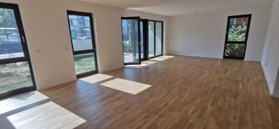 Große & moderne 3-ZKB mit EBK, Parkett, Terrasse & Parkplatz in Oberursel