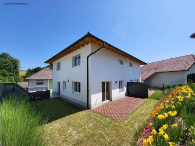 Luxuriöser Wohntraum! Neubau-Doppelhaushälfte mit Einzelgarage zum Sofortbezug in Oberndorf bei Schwanenstadt