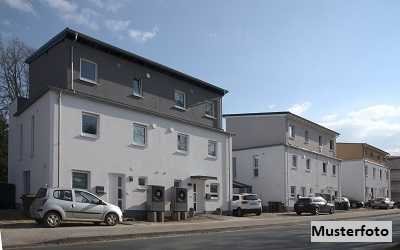 2 Mehrfamilienhäuser mit Garten