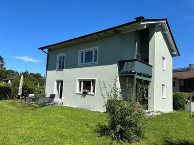 *** WOHNEN MIT BERGBLICK *** Renovierte 3-Zi-Whg mit Balkon