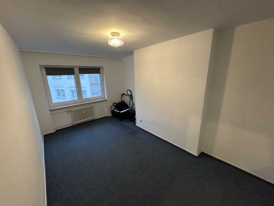 SCHÖNE HELLE 2-ZI-WHG NAHE EISERNER STEG SACHSENHAUSEN-NORD