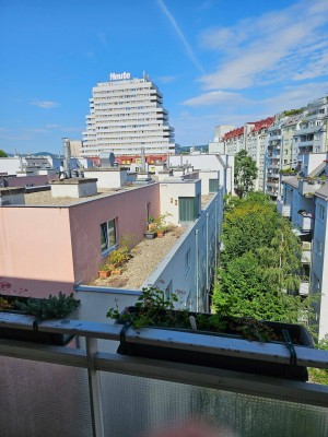 Moderne 2-Zimmer Wohnung mit Balkon und Tiefgarage