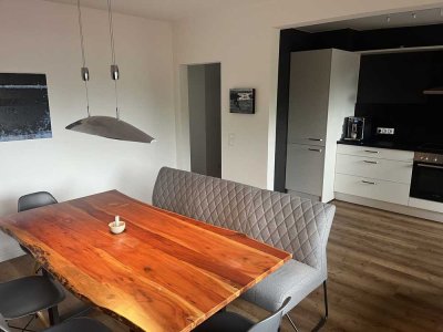 Stilvolle, vollständig renovierte 3-Zimmer-Wohnung mit 2 Balkonen und EBK in Kiel
