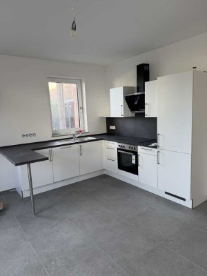 Neuwertige 2-Raum-Wohnung mit Terrasse und Einbauküche in Bergweiler