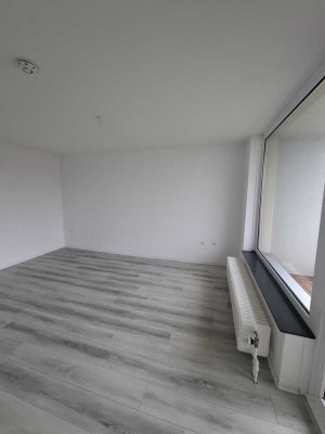 Helle 3 Zimmer Wohnung mit Balkon in Garbsen - sofort bezugsfrei