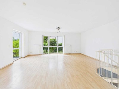 Gepflegte Maisonette-Wohnung mit Garten und Parkplatz in ruhiger Lage !