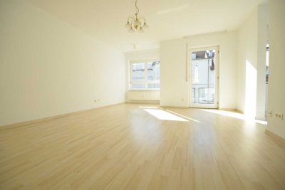 *** Betreutes Wohnen für Senioren *** Schöne, helle 1,5- Zimmer- Wohnung mit Balkon