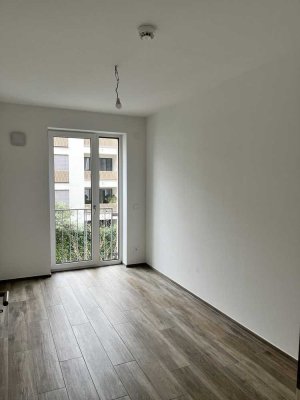 Neuwertige 2-Raum-Wohnung mit Balkon und Einbauküche in Frankfurt