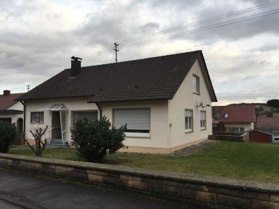 Schönes lichtdurchflutetes Haus mit Galerie und grossem Garten in Balingen, Zollernalbkreis