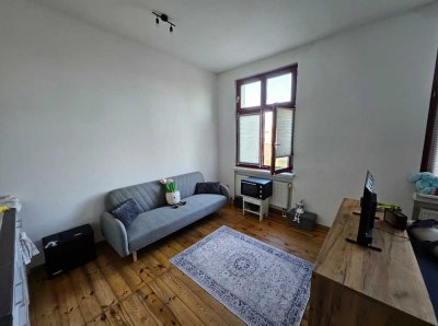 1 ZIMMER WOHNUNG AB 27 FEBRUAR FREI