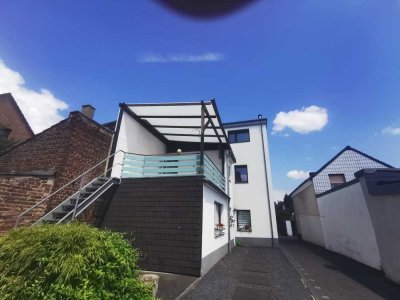 Altbau 3-Zimmer-Maisonette-Wohnung in köln Westhoven