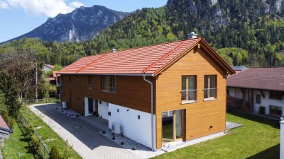 Moderne & neuwertige Doppelhaushälfte mit Bergblick in Inzell – energieeffizient und stilvoll