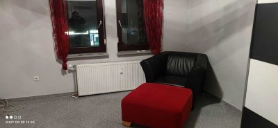 Gepflegte 4-Zi-Wohnung an eine Familie oder 2-3er-WG zu vermieten.