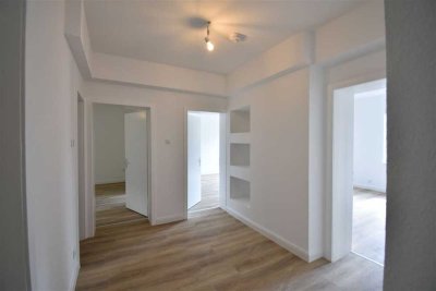 Renoviert! Bezugsfreie 4-Zi-Whg mit Balkon in KR-City