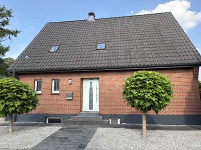 Freistehendes Einfamilienhaus mit Garten in ruhiger Wohnlage in Alpen- Menzelen