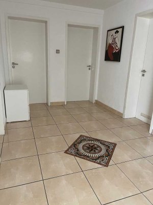 Wohnung vermieten in Heidelberg / Neuenheim– Kliniknähe, 3,5 Zimmer, 100 m²- Teilmöbiliert