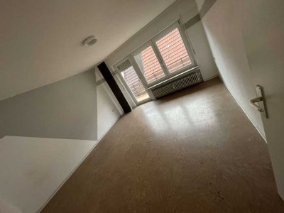 2-Zimmer-Wohnung 1. OG mit Balkon - provisionsfrei