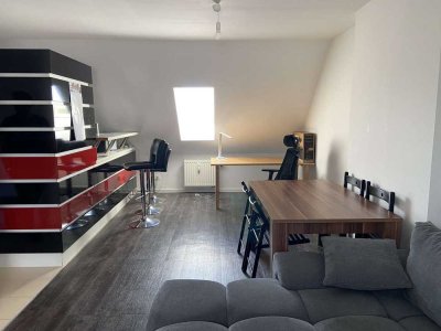 Gemütliche 2-Zimmer-DG-Wohnung mit moderner offener Küche