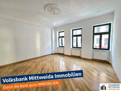 Großzügige 1-Zimmer-Wohnung mit Parkettfußboden und Tageslichtbad!