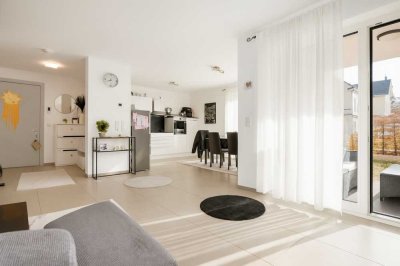 Helle 2 Zimmer Wohnung mit Terrasse!