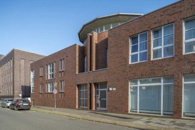 1 ZKB-Balkonwohnung  mit Einbauküche in der City zu vermieten!