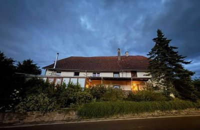 Ehemaliges landwirtschaftliches Anwesen mit viel Umschwung