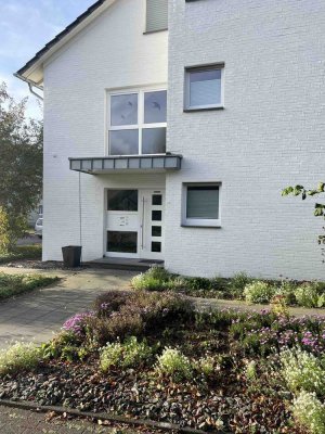 Zwei-Zimmer-Wohnung im DG in Seenähe