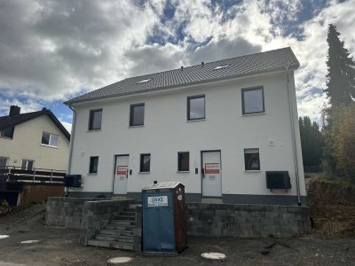 -Neubau-2- Doppelhaushälften in ruhiger Wohnlage in 75223 Niefern