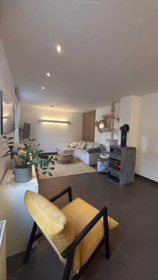 Attraktive & modernisierte 3,5-Zimmer-Wohnung mit Balkon, Kamin & Garten in Neckarsulm