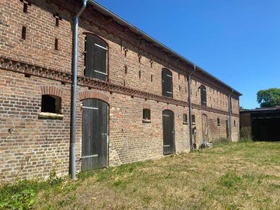 Baugrundstück mit Remise 
zum Ausbau! - provisionsfrei!