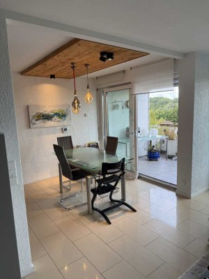 Großzügige 3,5-Raum-Maisonette-Wohnung mit toller Aussicht und neuer Einbauküche in Sindelfingen