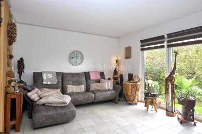 Modernisiertes, freistehendes Wohnhaus mit überd. Terrasse, Garten + Doppelcarport in Zentrumslage