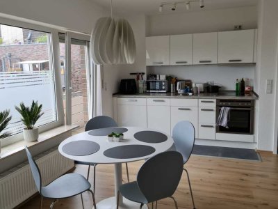 Möblierte 2-Zimmer-DG-Wohnung mit Balkon und Abstellraum zur befristeten Nutzung in Waltrop