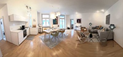 Schöne, geräumige zwei Zimmer Wohnung mit Balkon im Glockenbachviertel von  München