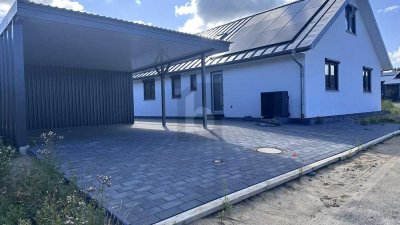 MODERN NEU MIT GARTEN UND PV ANLAGE
