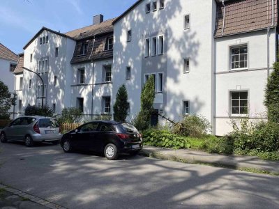 Direkt am Wald: Wunderschöne 2 Zimmer Wohnung in frisch modernisierter Wohnsiedlung