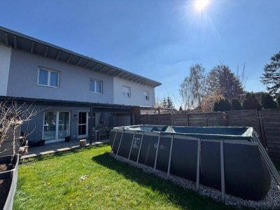 Straßhof - exklusives Reihenhaus nahe Wien – Niedrigenergie, Wohnkeller &amp; sonniger Garten inklusive