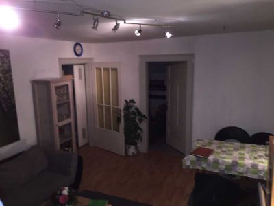 Lichtdurchflutete Altbauwohnung mit Flair im Herzen von Esslingen a.N.