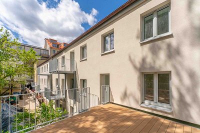 Erstbezug nach Kernsanierung - Loft-Wohnung im maisonette Stil mit Dachterrasse im Innenhof