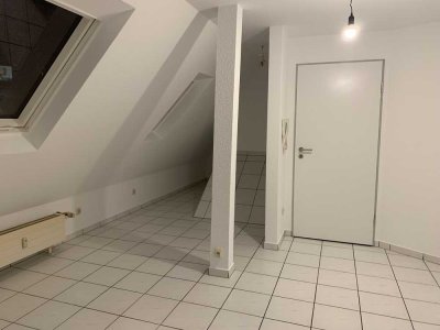 Gemütliche Dachgeschosh-Wohnung in der Nähes des Bahnhofs